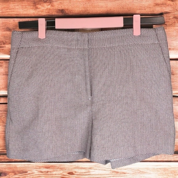 NWT LOFT Curvy Structured Shorts Coral, Black, and White Sz 8 - Picture 1 of 4